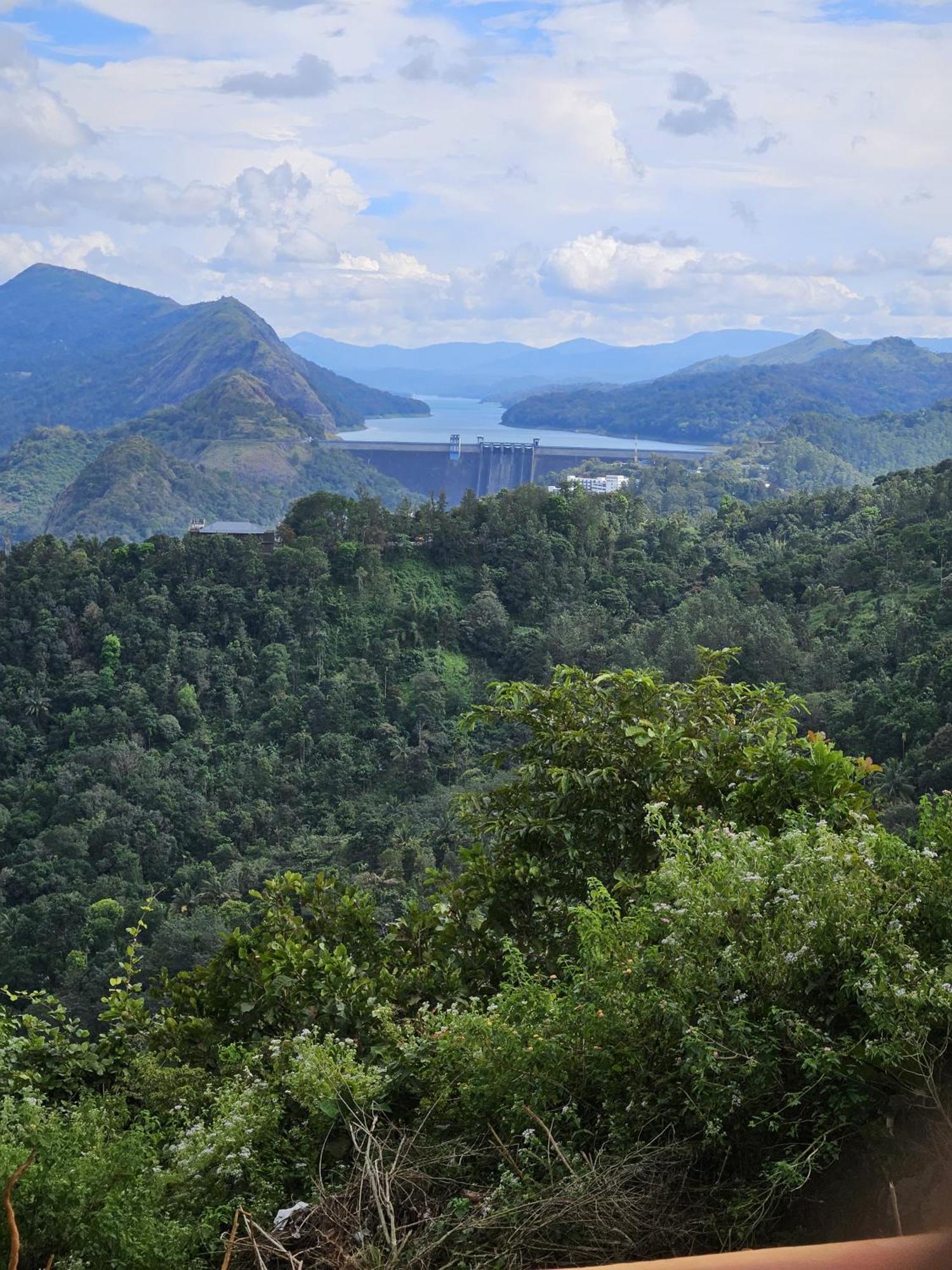 Idukki Dam View Resort Ngoại thất bức ảnh